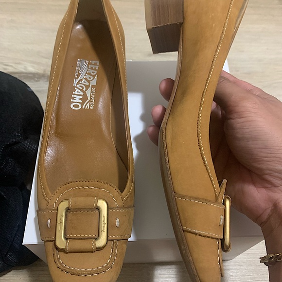 Salvatore Ferragamo Block Heel - Picture 5 of 6